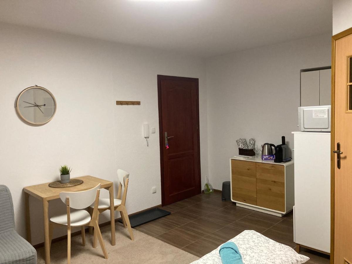 Underground Apartment บีเอสโก-เบียวา ภายนอก รูปภาพ
